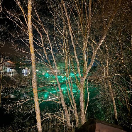 Tas Mahall Luxury Hotel Ağva Екстериор снимка