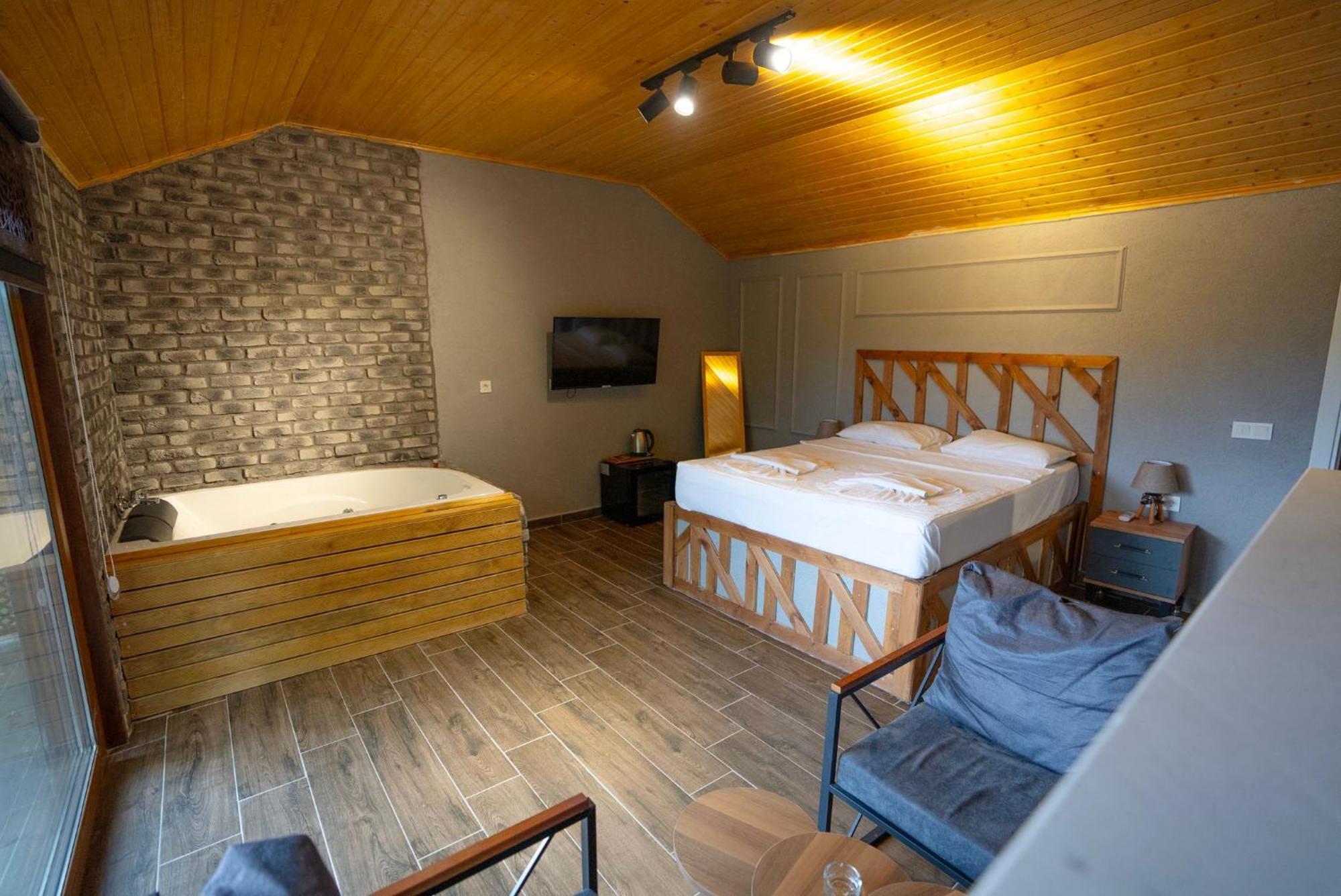 Tas Mahall Luxury Hotel Ağva Екстериор снимка