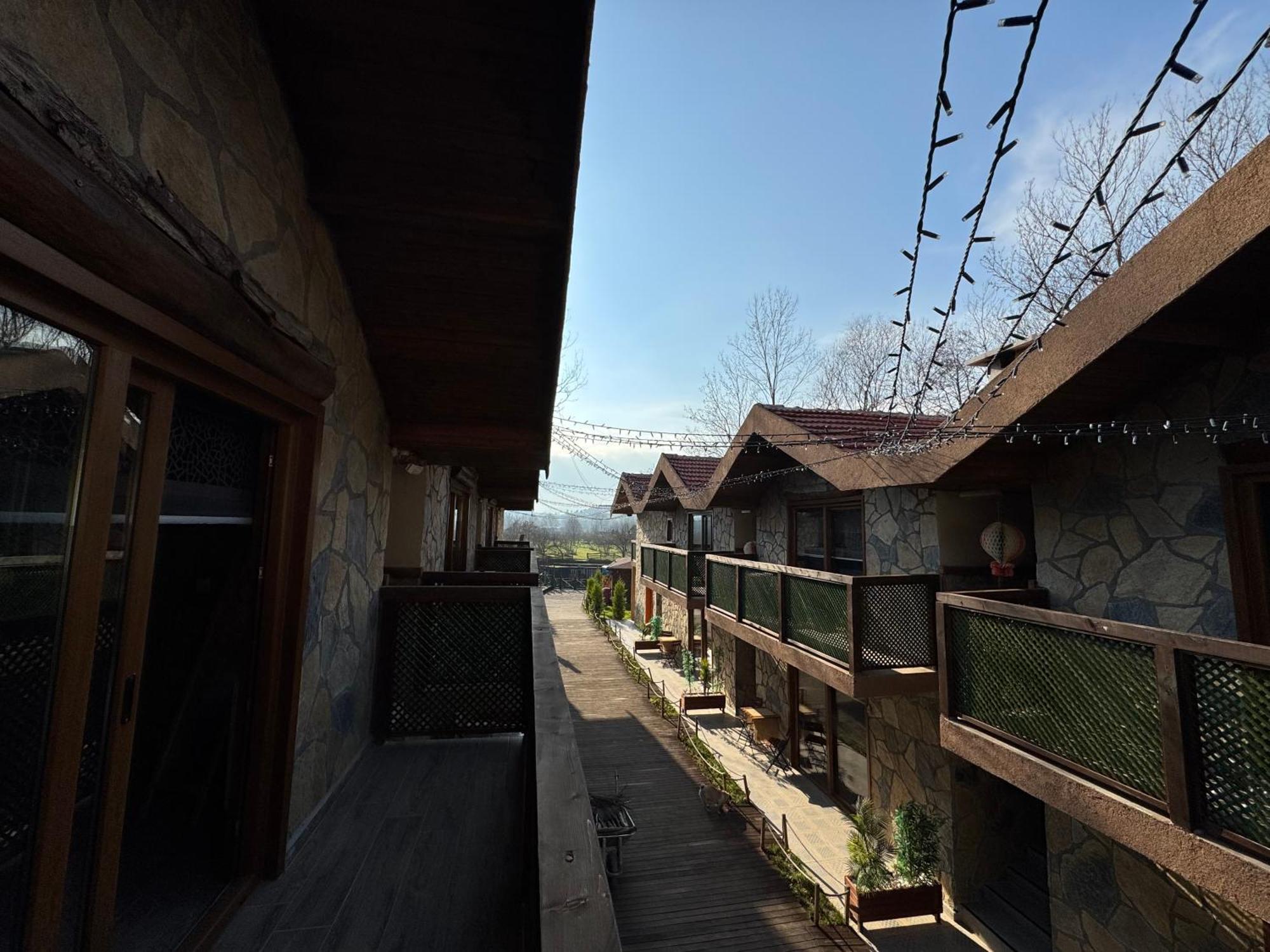 Tas Mahall Luxury Hotel Ağva Екстериор снимка