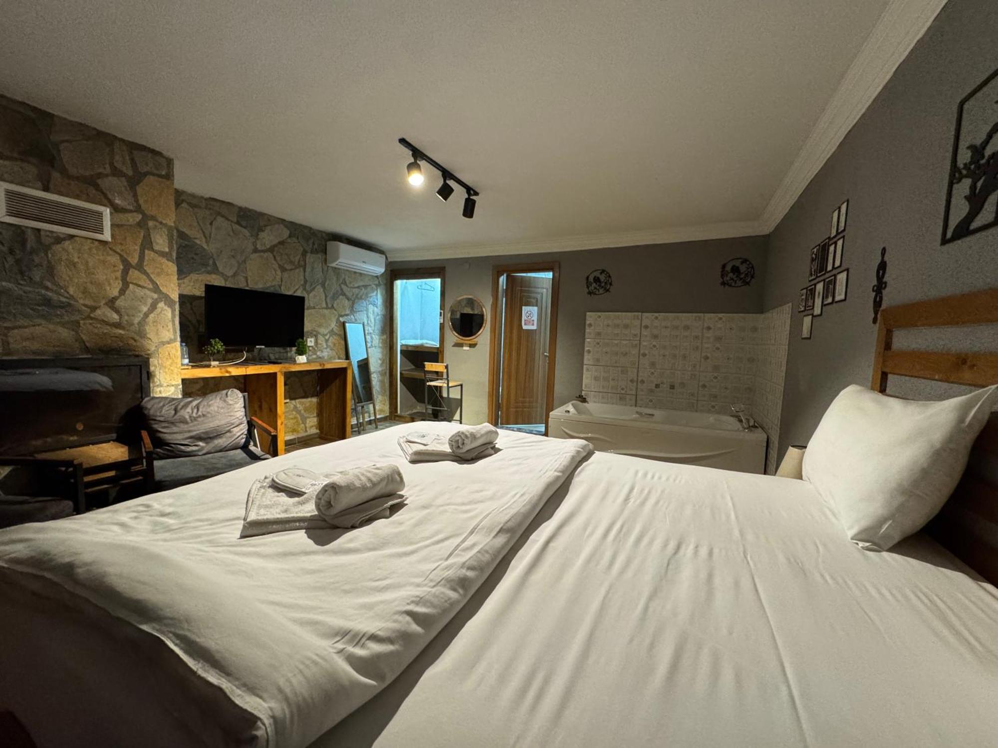 Tas Mahall Luxury Hotel Ağva Екстериор снимка