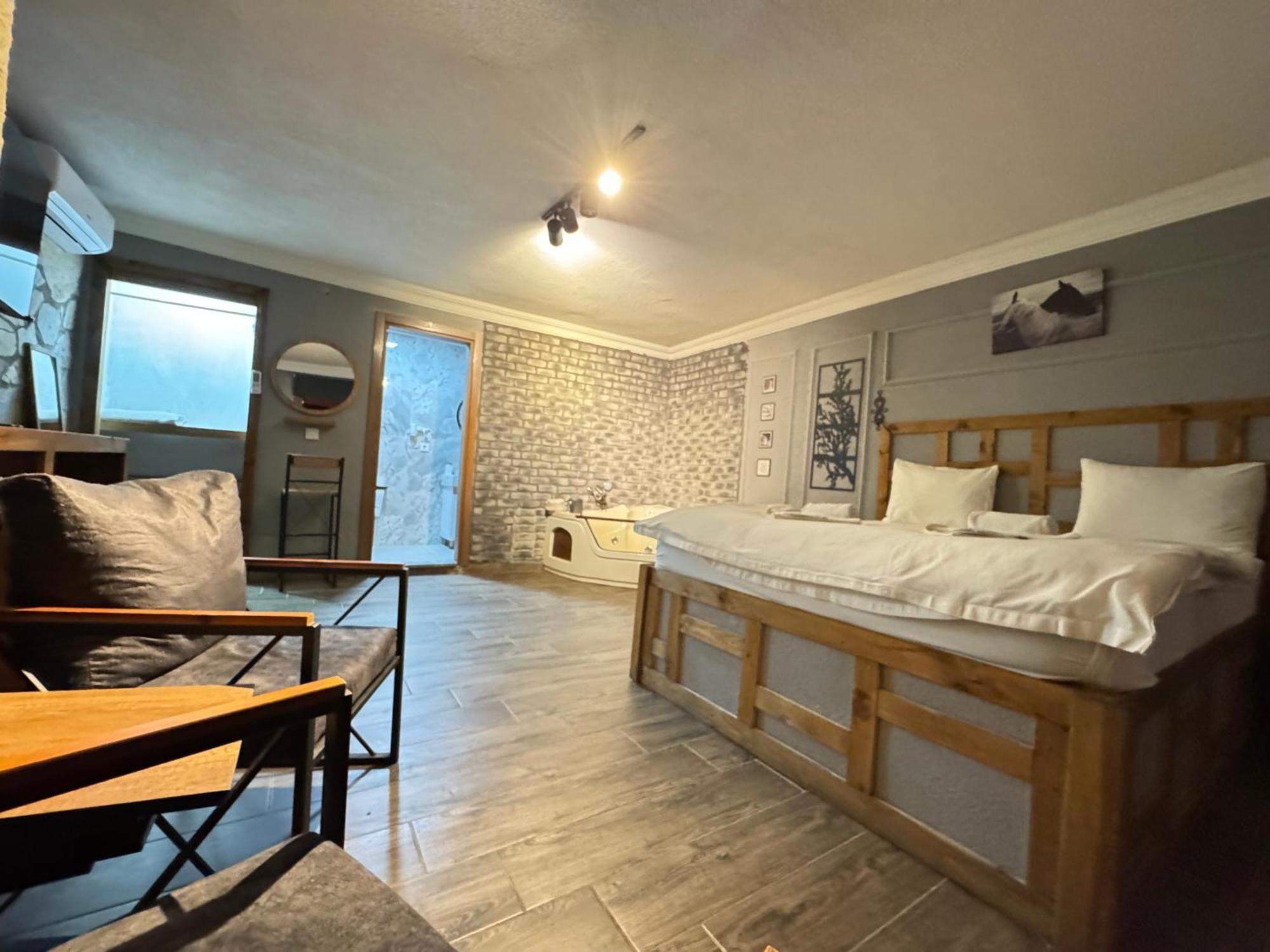 Tas Mahall Luxury Hotel Ağva Екстериор снимка